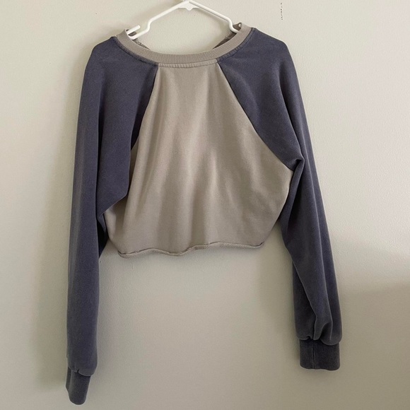 PacSun Notch Neck Cropped Sweatshirt - Picture 2 of 3